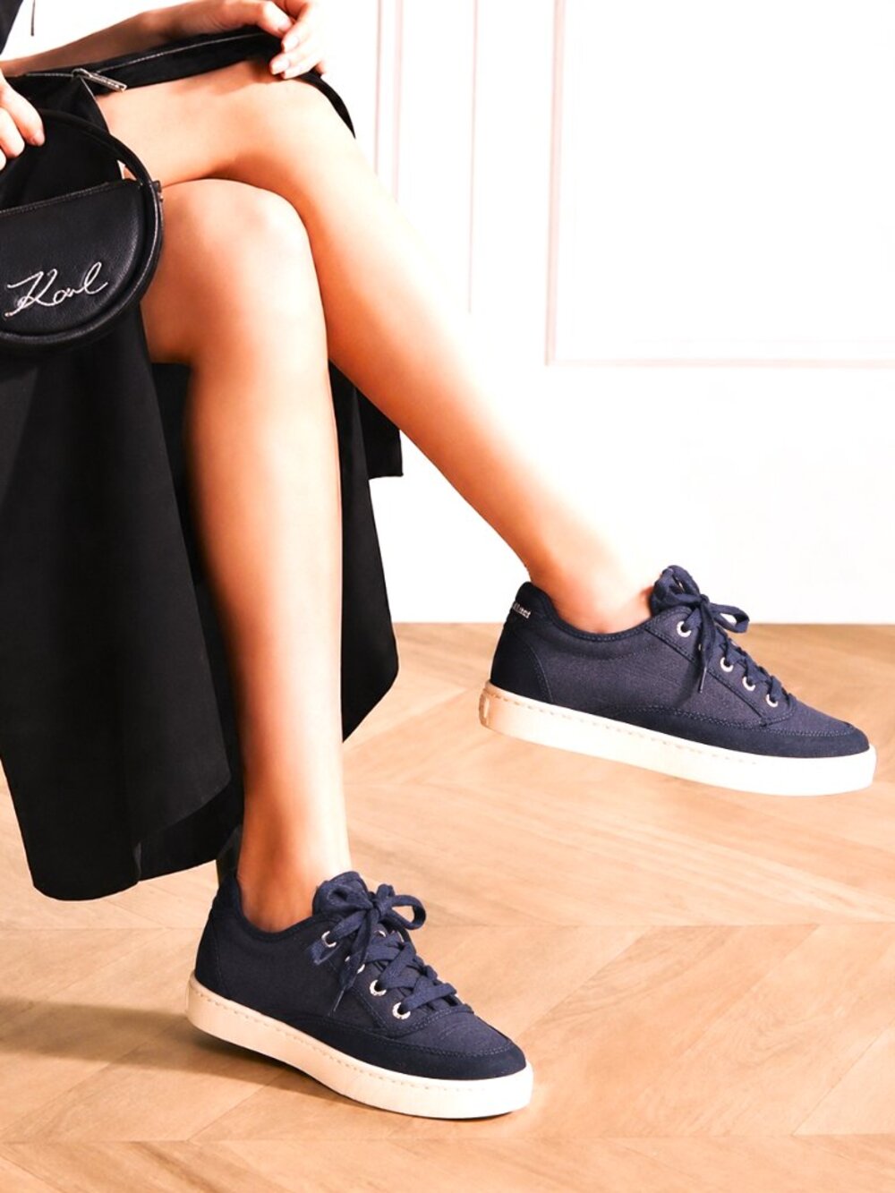 Women’s Zodiac Lace-up Black Sneakers Size 7 Med. - Picture 6 of 16